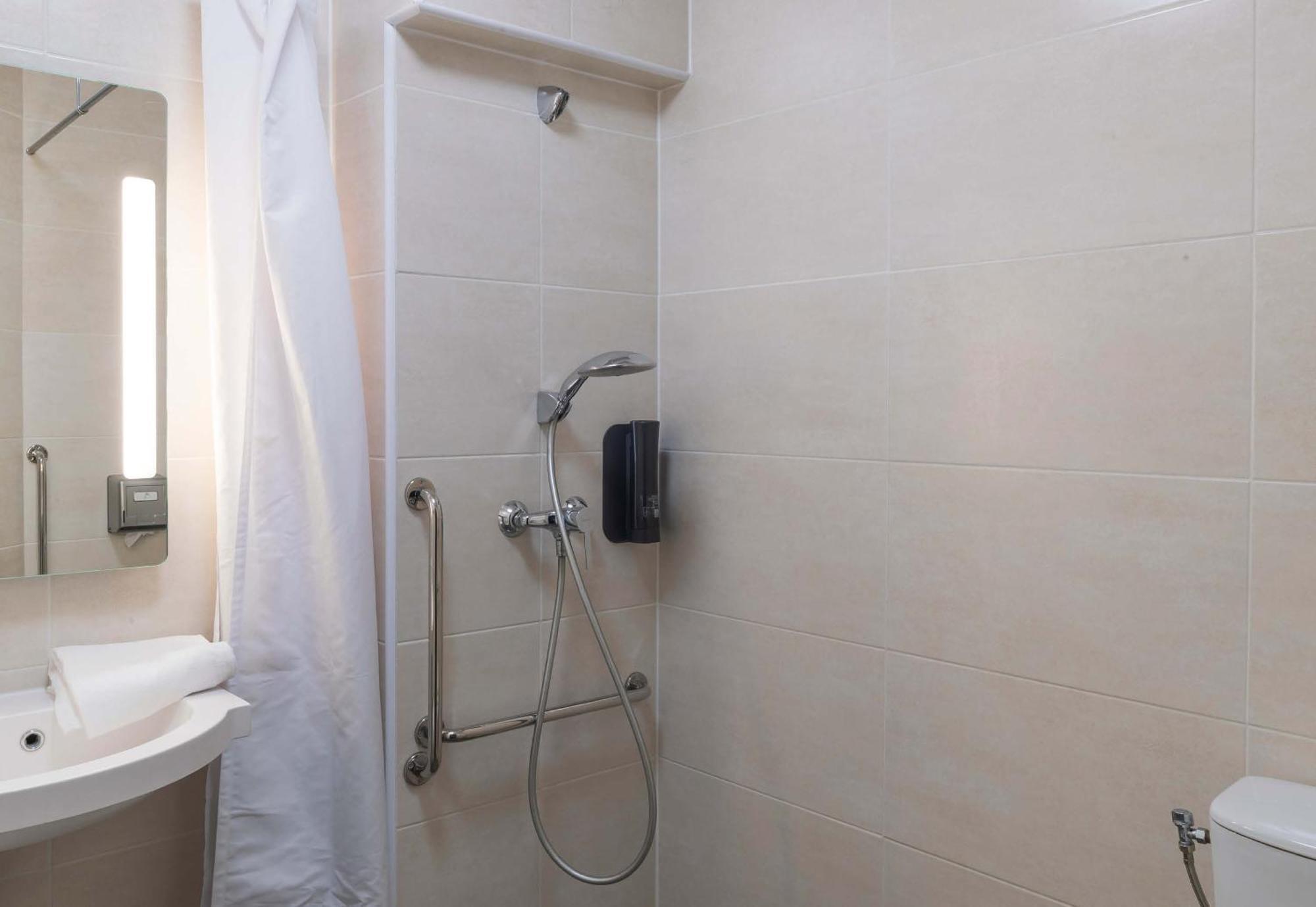 B&B Hotel Bourges 1 Экстерьер фото